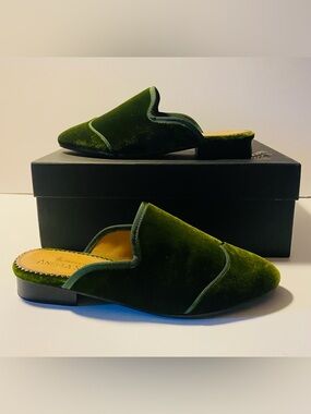 THE OFFICE OF ANGELA SCOTT Miss Adelaide Green Velvet Mules Size 36 US 6 NIB NEW